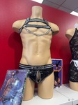 Harnais noir pour homme présenté dans la boutique Love Play à Nîmes